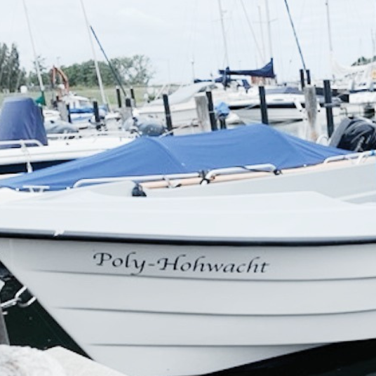 Boot POLY Hohwacht im Hafen Lippe bei Hohwacht