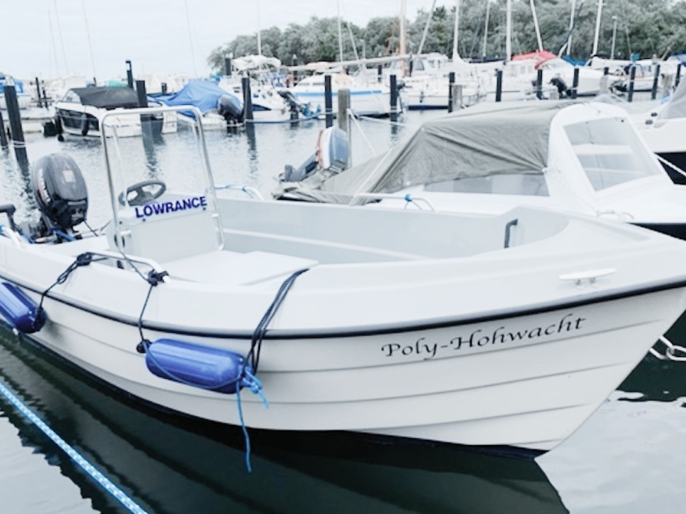 Boot POLY Hohwacht im Hafen Lippe