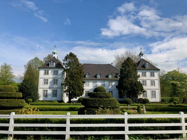 Außenansicht des Schlossgebäudes auf Gut Panker Außenansicht des Schlossgebäudes auf Gut Panker